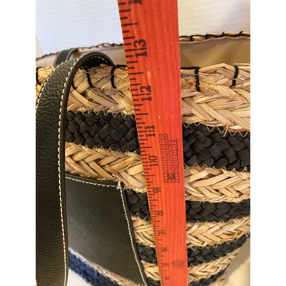 Universal Threads Bucket Bag Wicker Straw Black Stripe Practical Versatile Tote - Picture 8 of 11